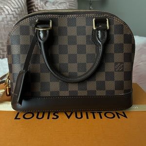 Louis Vuitton Alma BB.